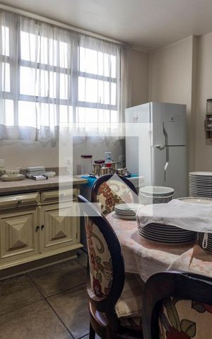 Apartamento para alugar com 329m², 3 quartos e 3 vagas Apartamento para alugar com 329m², 3 quartos e 3 vagasCopa