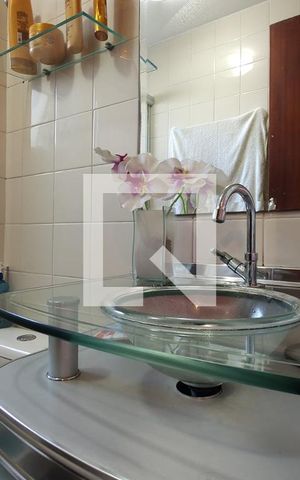 Apartamento à venda com 47m², 2 quartos e 2 vagas Apartamento à venda com 47m², 2 quartos e 2 vagasBanheiro Social