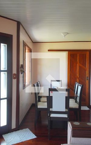 Casa à venda com 82m², 3 quartos e 2 vagas Casa à venda com 82m², 3 quartos e 2 vagasSala