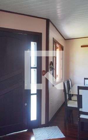 Casa à venda com 82m², 3 quartos e 2 vagas Casa à venda com 82m², 3 quartos e 2 vagasSala