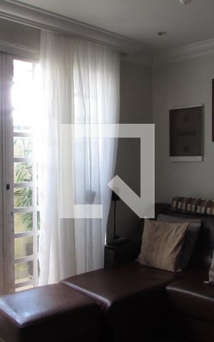 Casa à venda com 237m², 4 quartos e sem vagaSala de Tv
