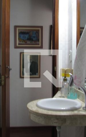 Casa à venda com 237m², 4 quartos e sem vagaLavabo