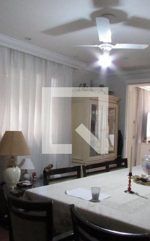 Casa à venda com 237m², 4 quartos e sem vagaSala