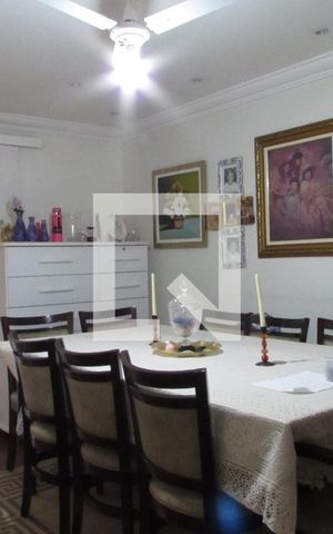 Casa à venda com 237m², 4 quartos e sem vagaSala