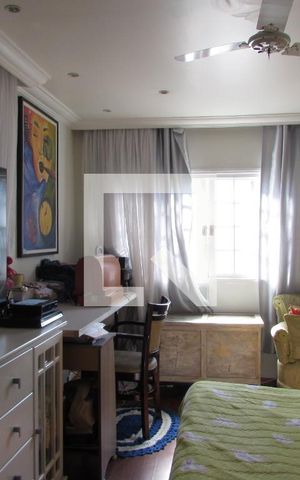 Casa à venda com 237m², 4 quartos e sem vagaSuíte térrea