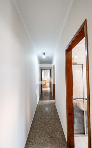 Casa à venda com 199m², 3 quartos e 2 vagasCorredor