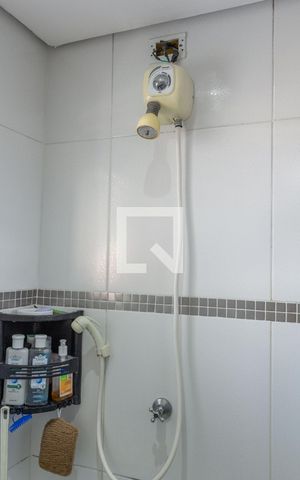 Casa à venda com 100m², 3 quartos e 2 vagasBanheiro da Suíte