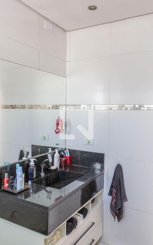 Casa à venda com 100m², 3 quartos e 2 vagasBanheiro da Suíte