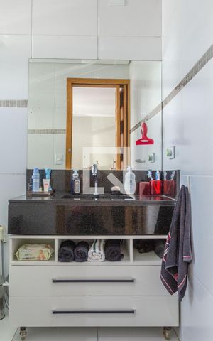 Casa à venda com 100m², 3 quartos e 2 vagasBanheiro da Suíte