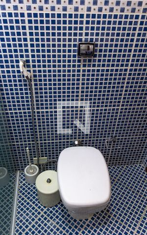 Casa à venda com 100m², 3 quartos e 2 vagasBanheiro