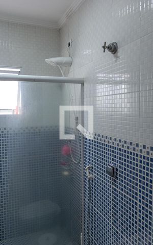 Casa à venda com 100m², 3 quartos e 2 vagasBanheiro