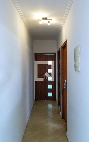 Casa à venda com 100m², 3 quartos e 2 vagascorredor quartos