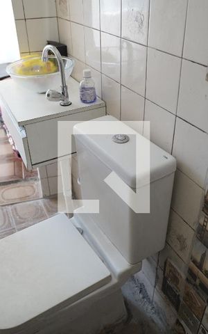 Casa para alugar com 100m², 2 quartos e 1 vagaBanheiro da Suíte