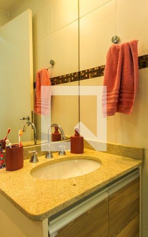Apartamento à venda com 72m², 2 quartos e 1 vaga Apartamento à venda com 72m², 2 quartos e 1 vagaBanheiro 2