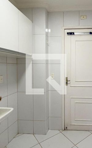 Apartamento à venda com 75m², 3 quartos e 2 vagas Apartamento à venda com 75m², 3 quartos e 2 vagasÁrea de Serviço