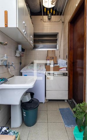 Casa à venda com 112m², 3 quartos e 1 vaga Casa à venda com 112m², 3 quartos e 1 vagaÁrea de serviço e quintal