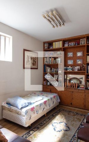 Casa à venda com 300m², 4 quartos e 3 vagas Casa à venda com 300m², 4 quartos e 3 vagasQuarto 1 - Escritorio