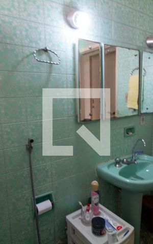 Casa à venda com 300m², 4 quartos e 3 vagas Casa à venda com 300m², 4 quartos e 3 vagasBanheiro