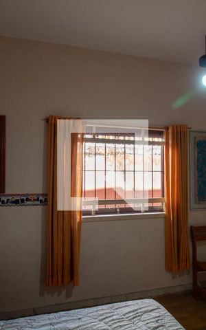 Casa à venda com 300m², 4 quartos e 3 vagas Casa à venda com 300m², 4 quartos e 3 vagasQuarto 2