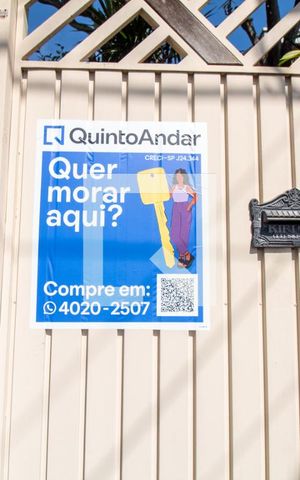 Casa à venda com 300m², 4 quartos e 3 vagas Casa à venda com 300m², 4 quartos e 3 vagasPlaquinha