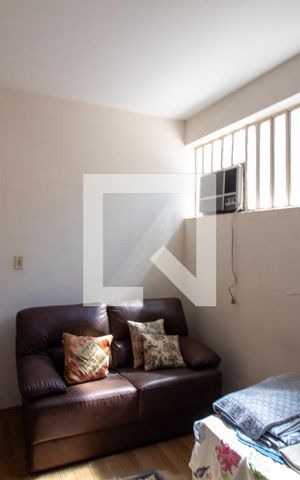 Casa à venda com 300m², 4 quartos e 3 vagas Casa à venda com 300m², 4 quartos e 3 vagasQuarto 1 - Escritorio