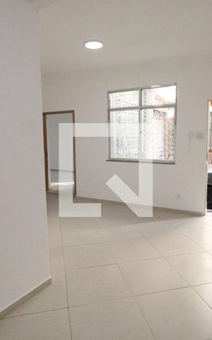 Casa à venda com 80m², 4 quartos e 1 vagaSala