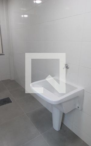 Casa à venda com 80m², 4 quartos e 1 vagaÁrea de Serviço