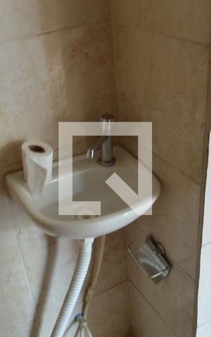 Casa de condomínio à venda com 200m², 2 quartos e 5 vagasBanheiro de serviço