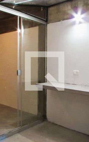 Apartamento para alugar com 34m², 1 quarto e sem vagaÁrea de Serviço com quintal