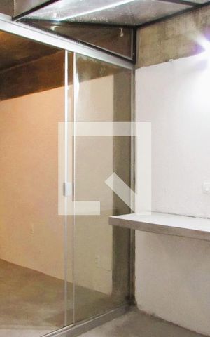 Apartamento para alugar com 34m², 1 quarto e sem vagaÁrea de Serviço com quintal