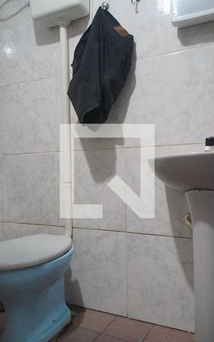 Casa à venda com 103m², 2 quartos e 1 vaga Casa à venda com 103m², 2 quartos e 1 vagaBanheiro