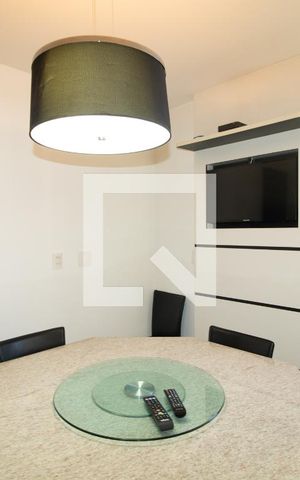 Casa à venda com 423m², 4 quartos e 8 vagas Casa à venda com 423m², 4 quartos e 8 vagasCopa
