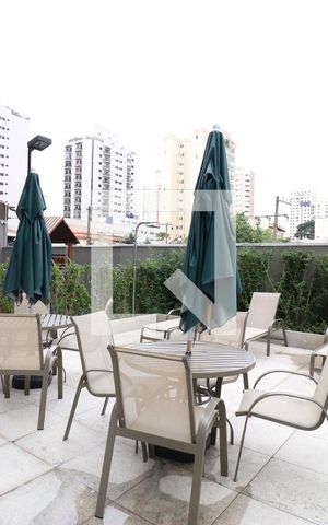 Apartamento à venda com 37m², 2 quartos e sem vagaÁrea comum - Piscina