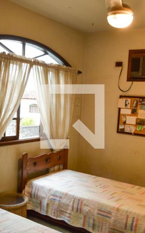 Casa de condomínio à venda com 360m², 3 quartos e 3 vagas Casa de condomínio à venda com 360m², 3 quartos e 3 vagasQuarto 2