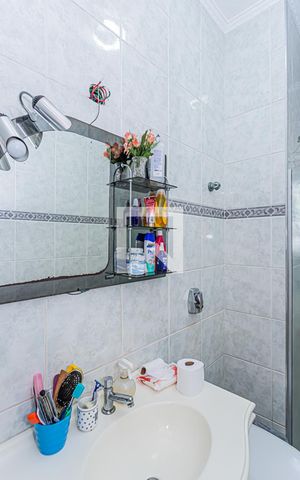 Casa à venda com 297m², 4 quartos e 2 vagas Casa à venda com 297m², 4 quartos e 2 vagasBanheiro