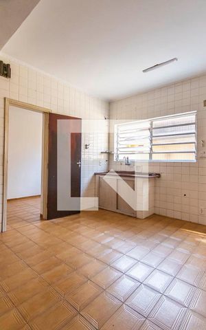 Casa para alugar com 152m², 3 quartos e 3 vagas Casa para alugar com 152m², 3 quartos e 3 vagasCozinha