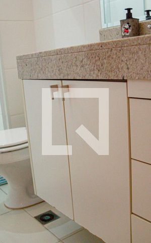 Apartamento à venda com 94m², 2 quartos e 2 vagas Apartamento à venda com 94m², 2 quartos e 2 vagasBanheiro
