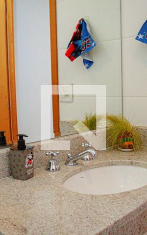Apartamento à venda com 94m², 2 quartos e 2 vagas Apartamento à venda com 94m², 2 quartos e 2 vagasBanheiro