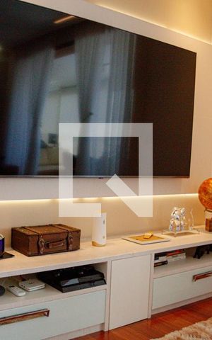 Apartamento à venda com 94m², 2 quartos e 2 vagas Apartamento à venda com 94m², 2 quartos e 2 vagasSala