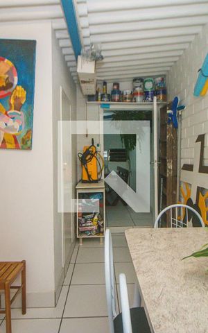 Casa à venda com 178m², 4 quartos e 2 vagas Casa à venda com 178m², 4 quartos e 2 vagasDepósito