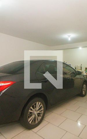 Casa à venda com 178m², 4 quartos e 2 vagas Casa à venda com 178m², 4 quartos e 2 vagasGaragem