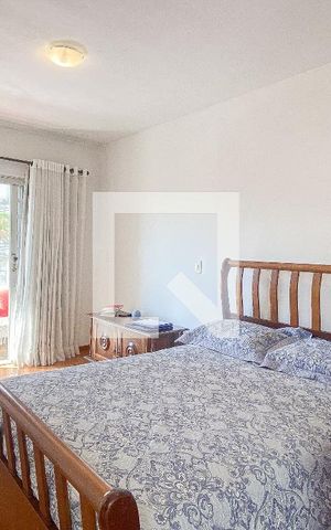 Casa à venda com 246m², 3 quartos e 4 vagas Casa à venda com 246m², 3 quartos e 4 vagasSuite