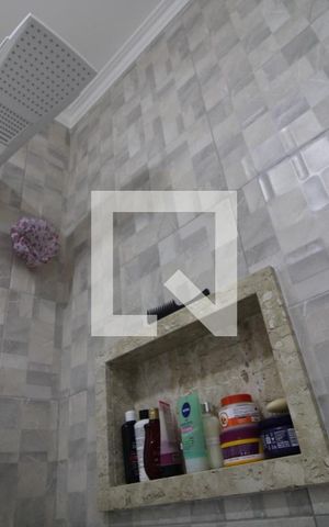 Casa à venda com 175m², 3 quartos e 4 vagasChuveiro banheiro da suíte 2