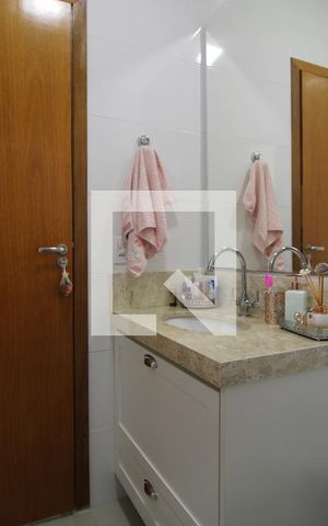 Casa à venda com 175m², 3 quartos e 4 vagasBanheiro da suíte 2
