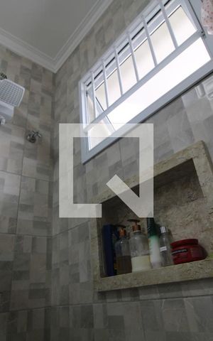 Casa à venda com 175m², 3 quartos e 4 vagasChuveiro banheiro da suíte 3
