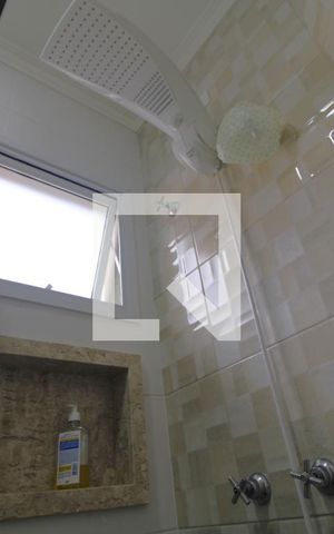 Casa à venda com 175m², 3 quartos e 4 vagasChuveiro banheiro da suíte 1