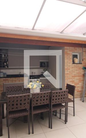 Casa à venda com 175m², 3 quartos e 4 vagasChurrasqueira - lavanderia
