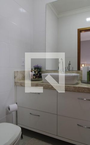 Casa à venda com 175m², 3 quartos e 4 vagasBanheiro da suíte 3