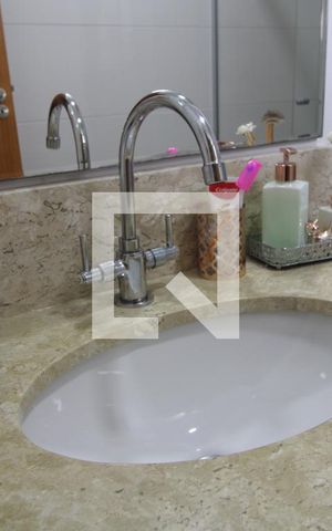 Casa à venda com 175m², 3 quartos e 4 vagasPia banheiro da suíte 2