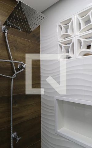 Apartamento à venda com 80m², 2 quartos e 2 vagasDetalhe do Banheiro da Suite
